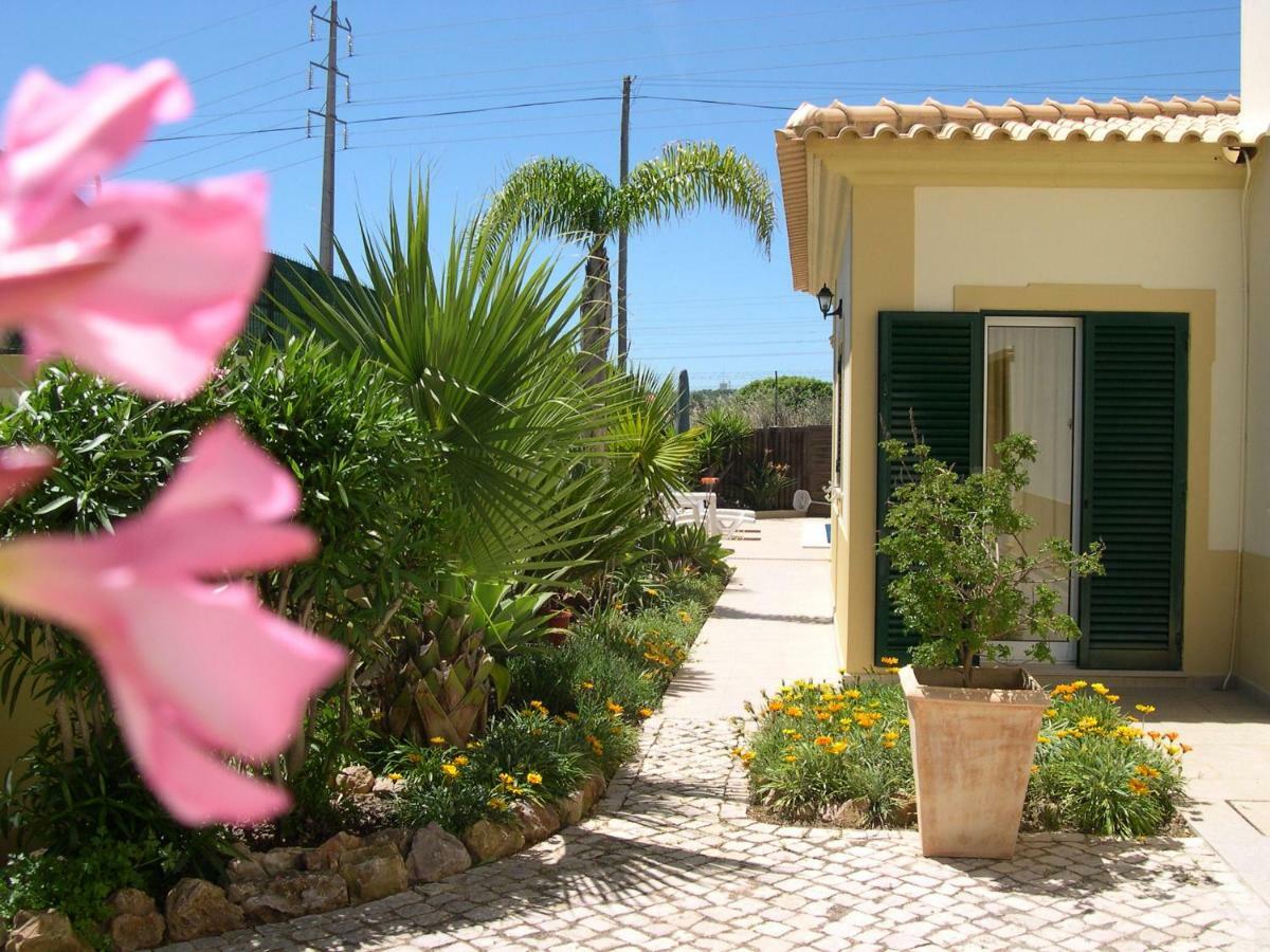 Villa Eber: Poolside Apartments Near Old Town Albufeira Exterior photo