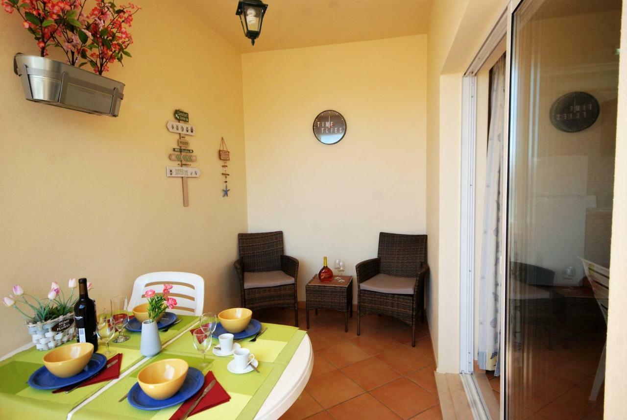Villa Eber: Poolside Apartments Near Old Town Albufeira Exterior photo