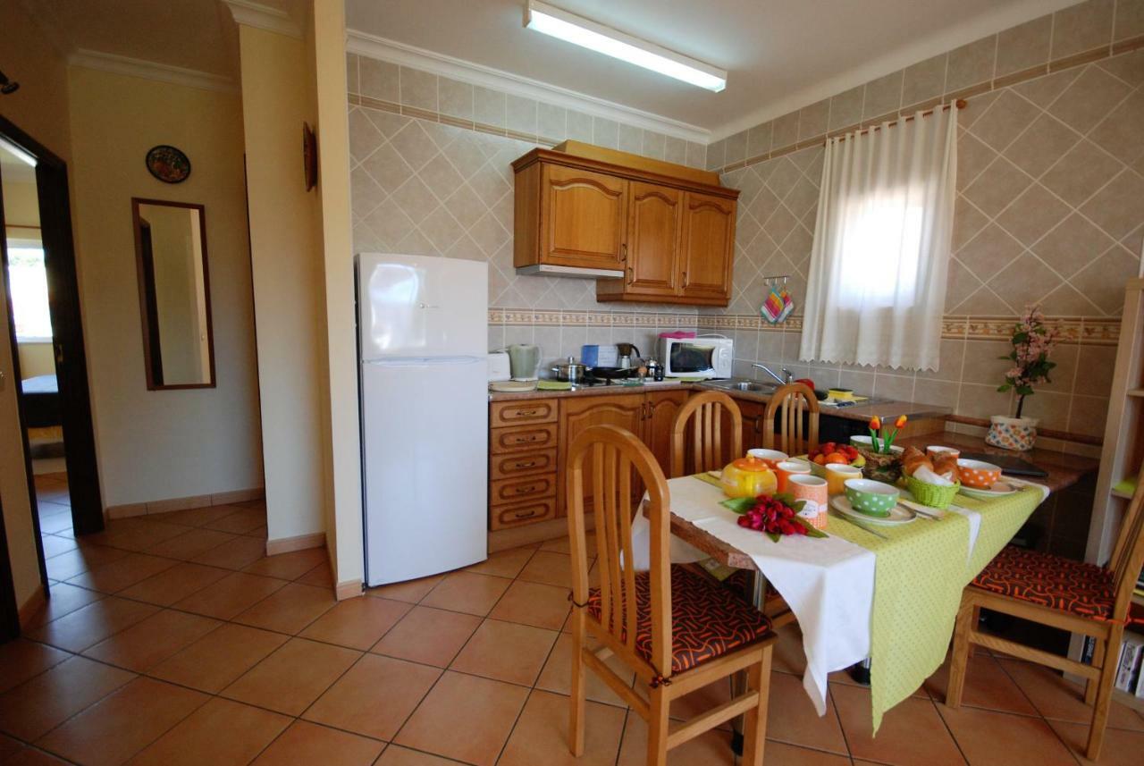 Villa Eber: Poolside Apartments Near Old Town Albufeira Exterior photo